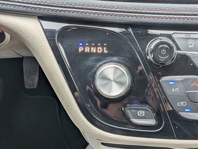 Used 2020 Chrysler Pacifica Limited image 15