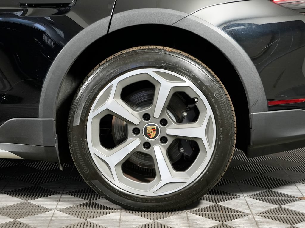 Certified 2024 Porsche Taycan 4 Cross Turismo AWD/4WD image 14