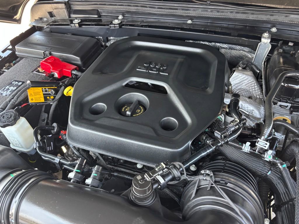Used 2024 Jeep Wrangler Unlimited Sport AWD/4WD image 29