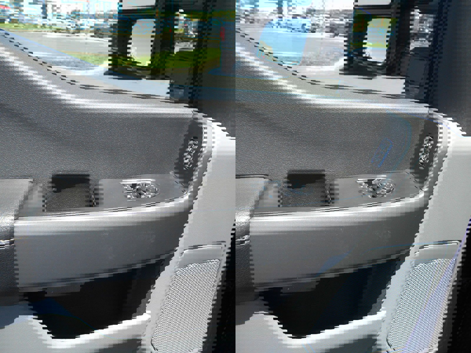 Used 2025 Ford F550 2WD Regular Cab Super Duty image 8