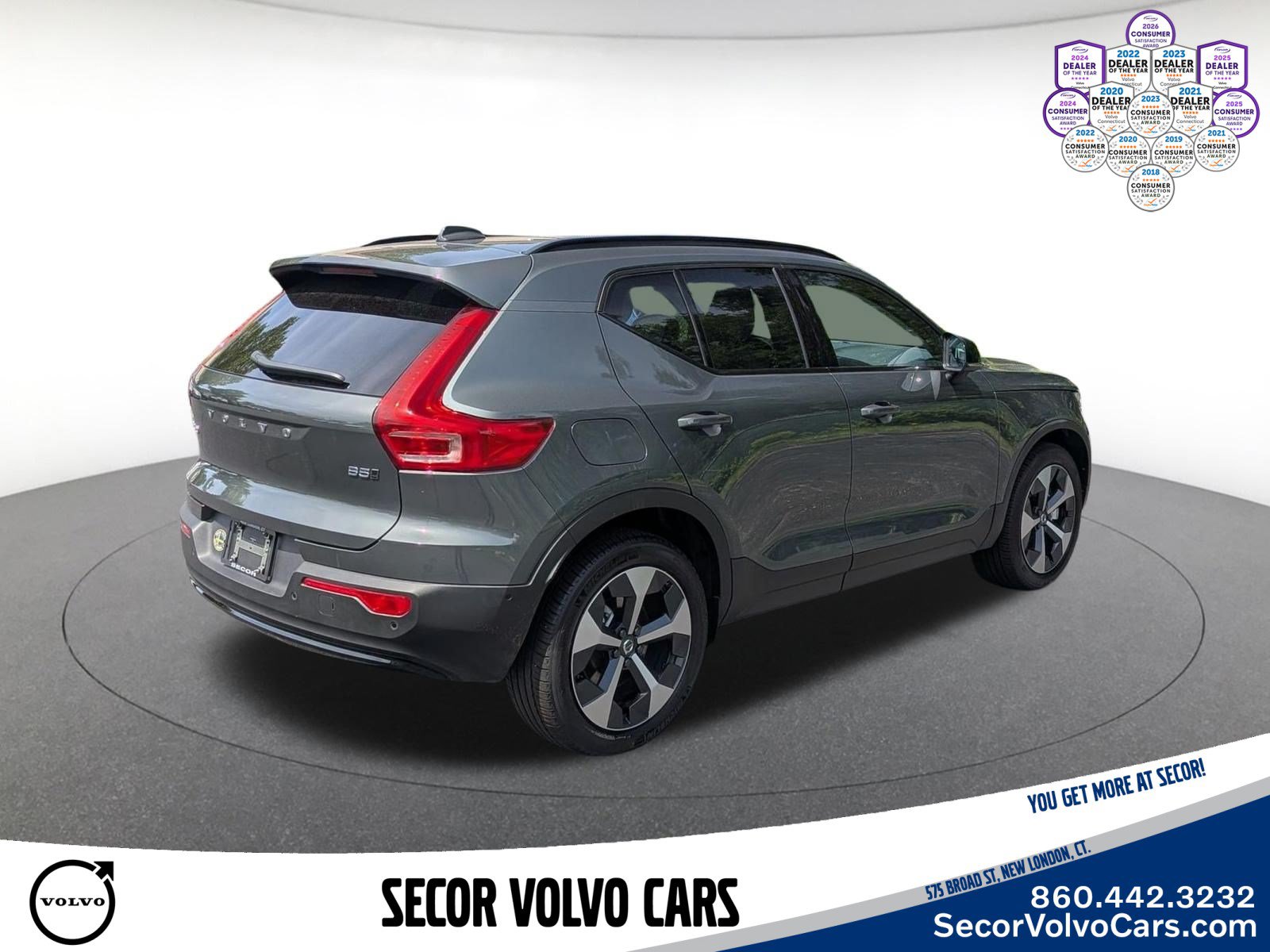 Certified 2026 Volvo XC40 B5 Plus AWD/4WD image 7