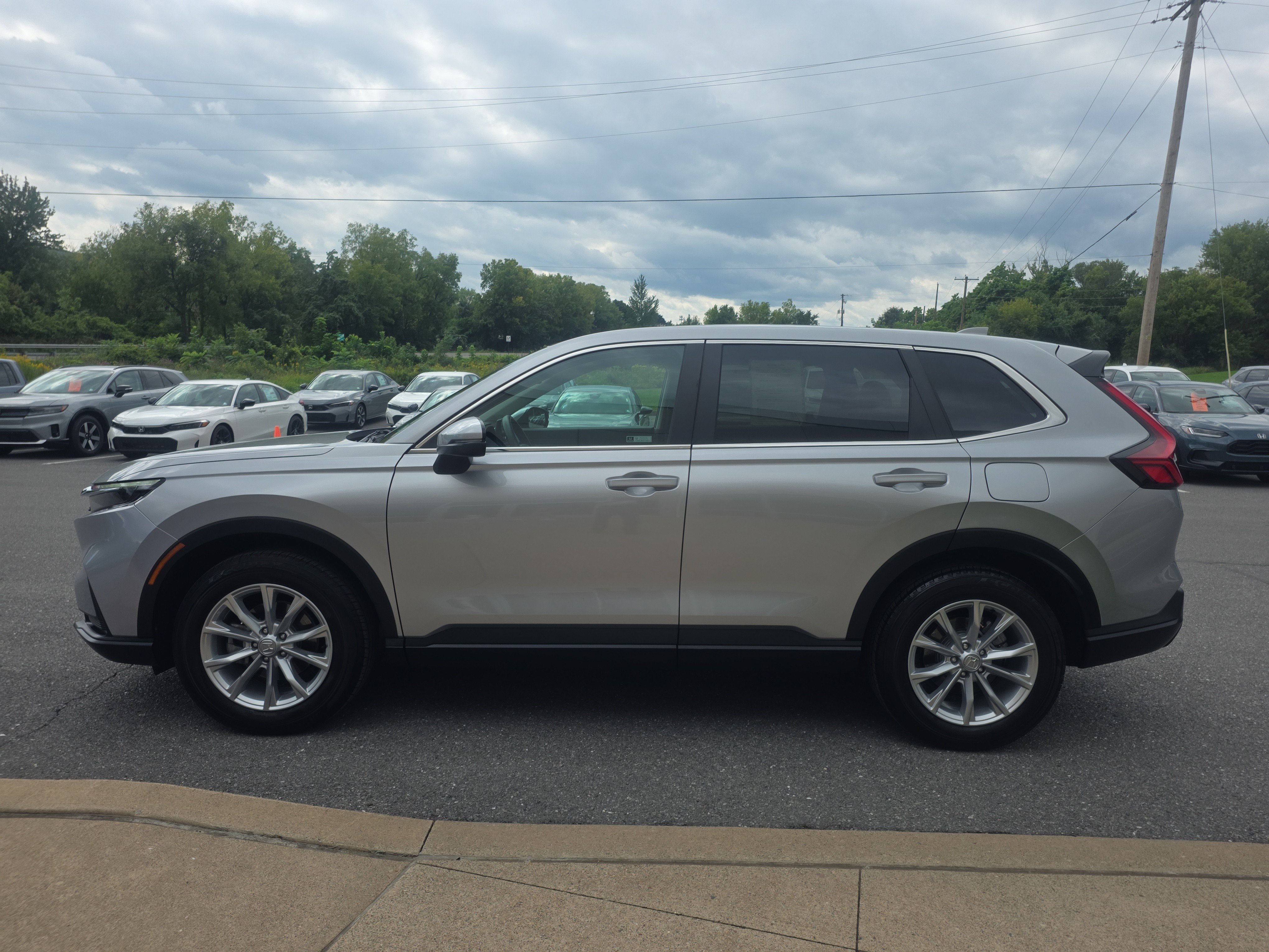 Used 2024 Honda CR-V EX image 8