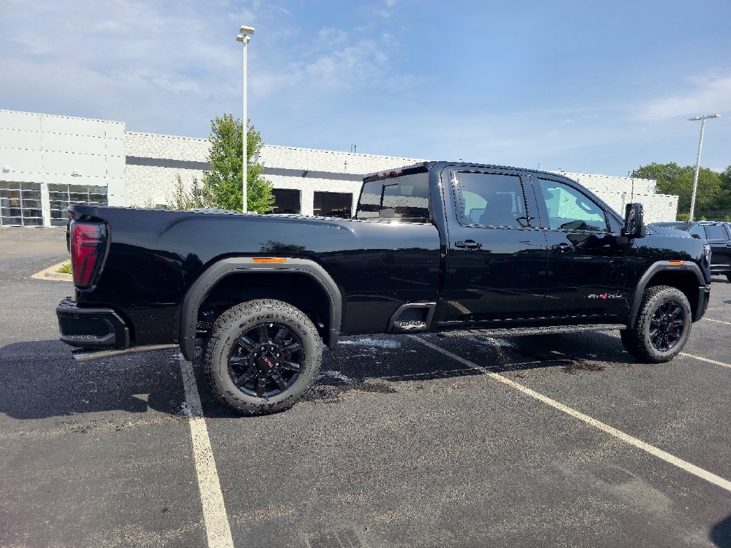 New 2026 GMC Sierra 2500 AT4 w/ AT4 Premium Plus Package AWD/4WD image 7