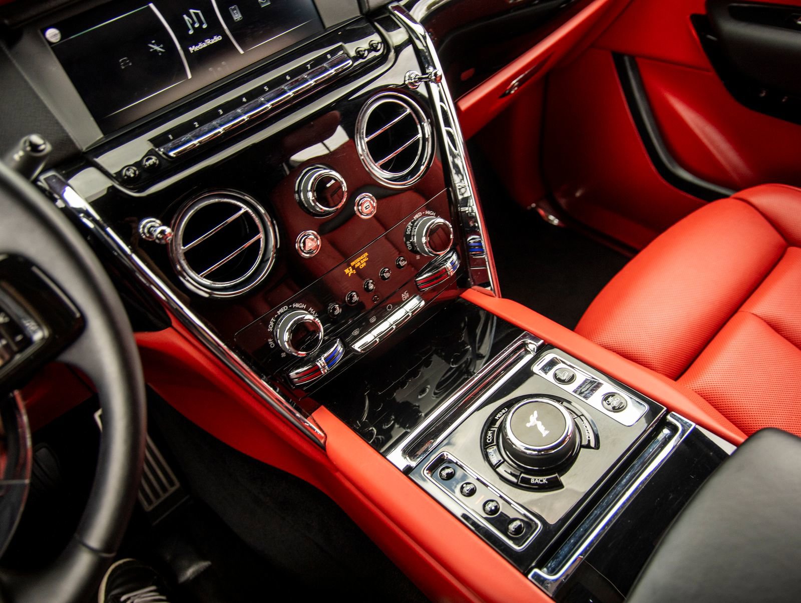 Certified 2021 Rolls-Royce Cullinan image 33