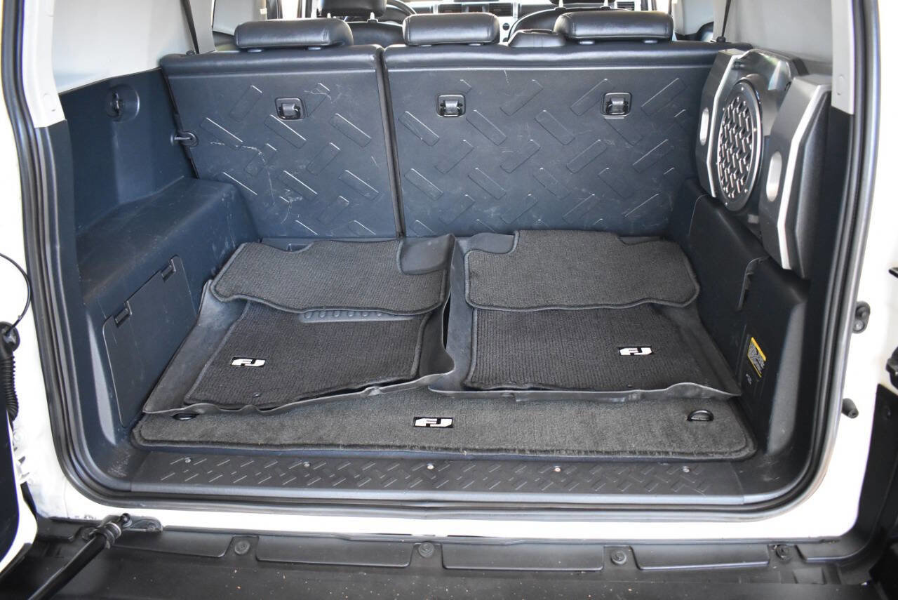 Used 2010 Toyota FJ Cruiser 4WD image 57