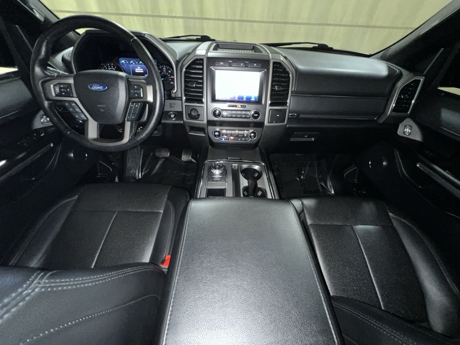 Used 2020 Ford Expedition Max XLT w/ Equipment Group 202A RWD image 28