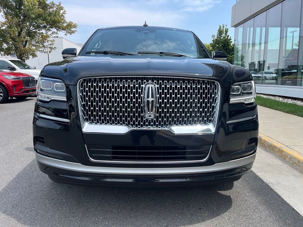 Certified 2023 Lincoln Navigator L Reserve AWD/4WD image 2