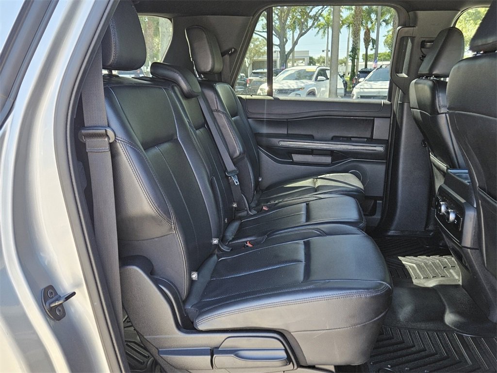 Used 2021 Ford Expedition Max XLT image 11