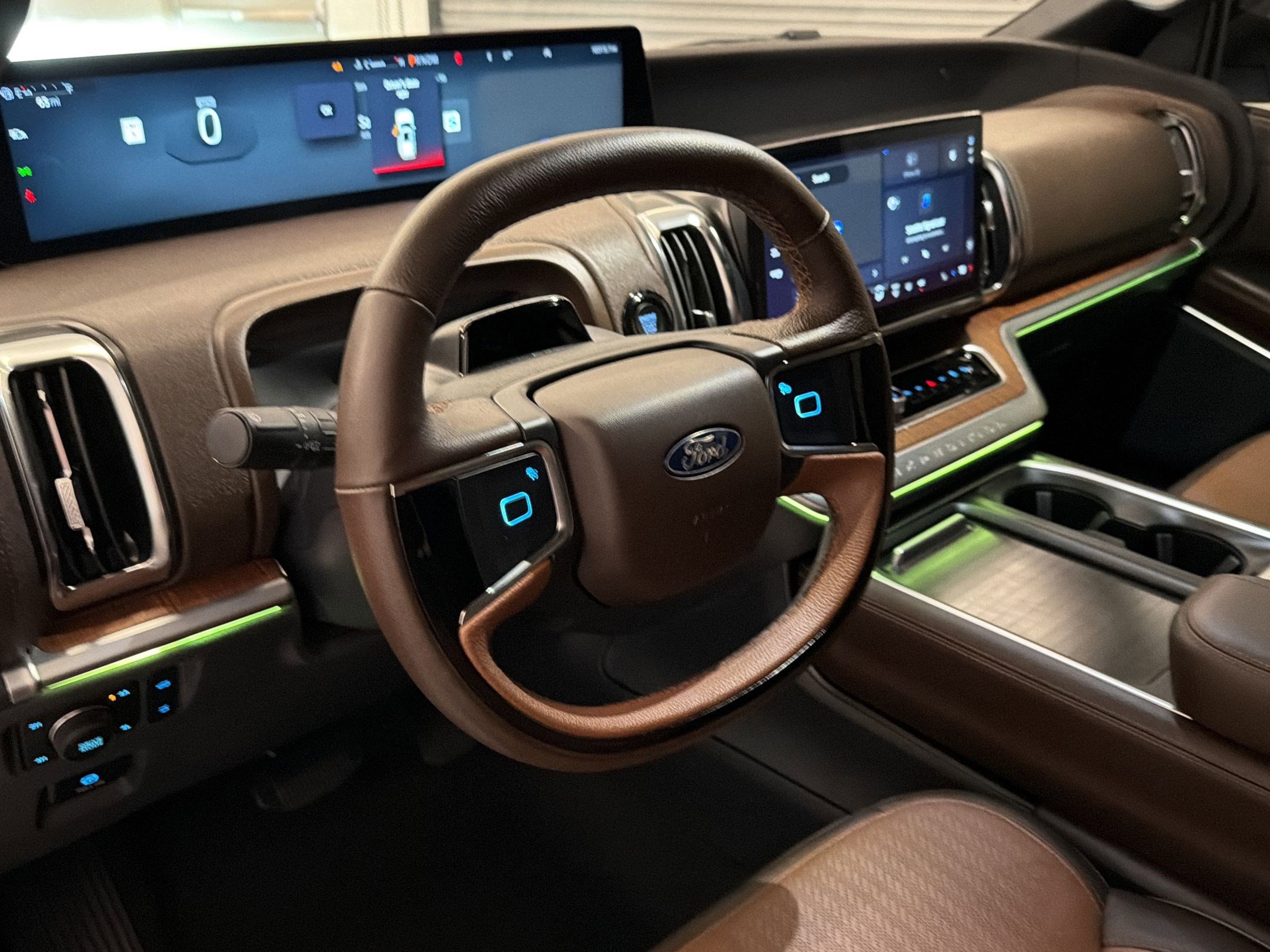 Used 2025 Ford Expedition King Ranch image 4