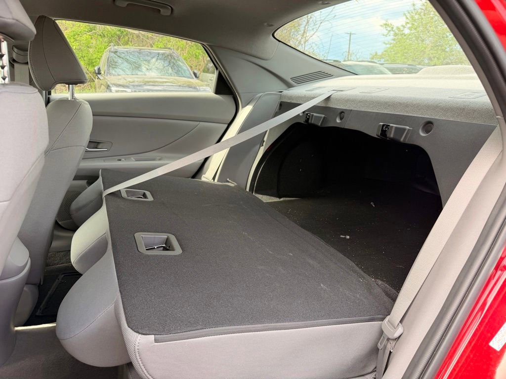 Certified 2023 Hyundai Elantra SE FWD image 29