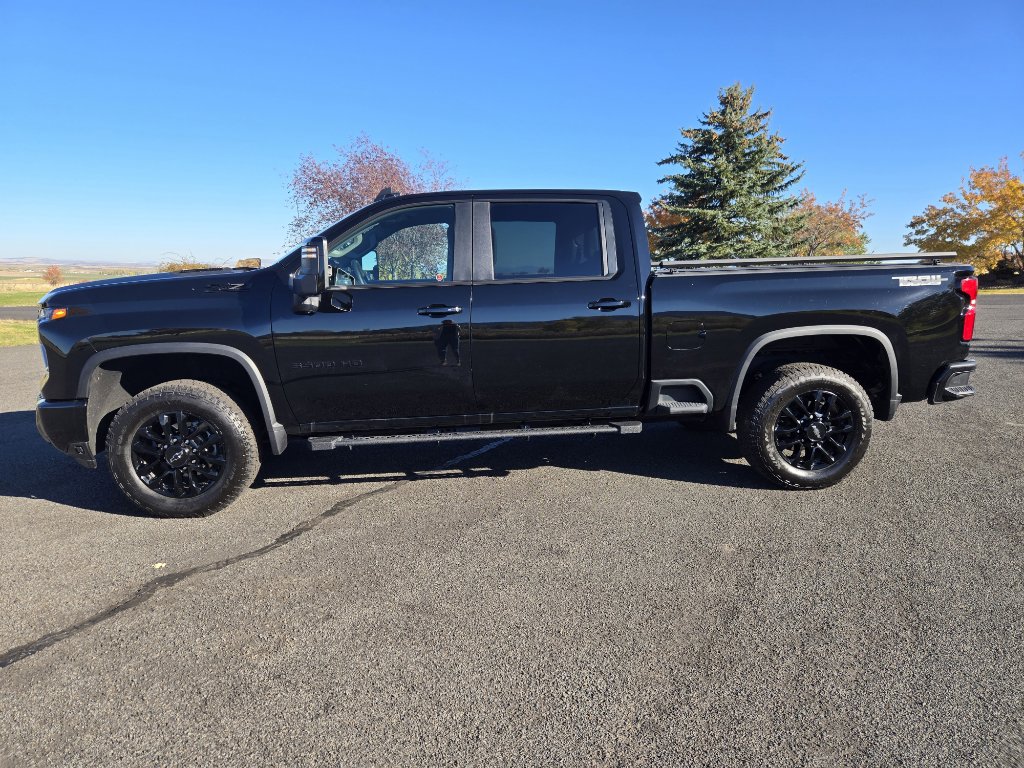 Used 2025 Chevrolet Silverado 3500 LT image 11