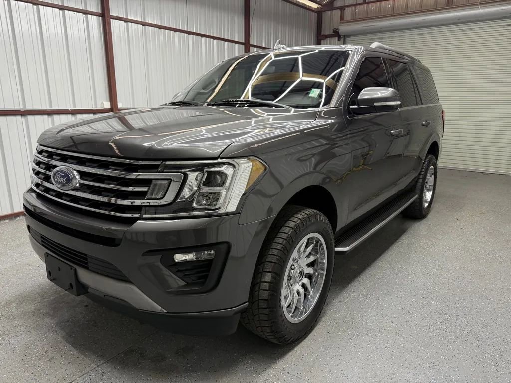 Used 2020 Ford Expedition XLT w/ Equipment Group 202A image 3