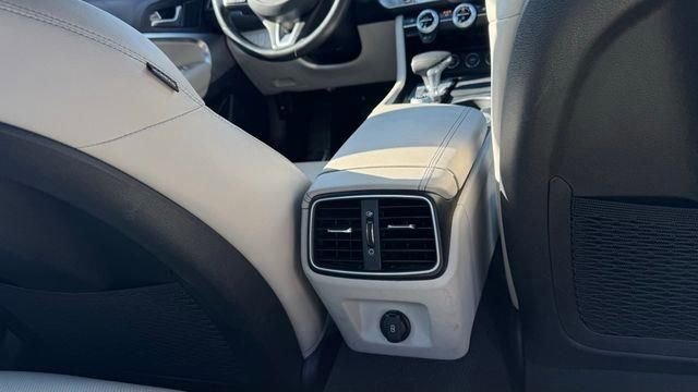 Used 2023 Genesis G70 2.0T image 21