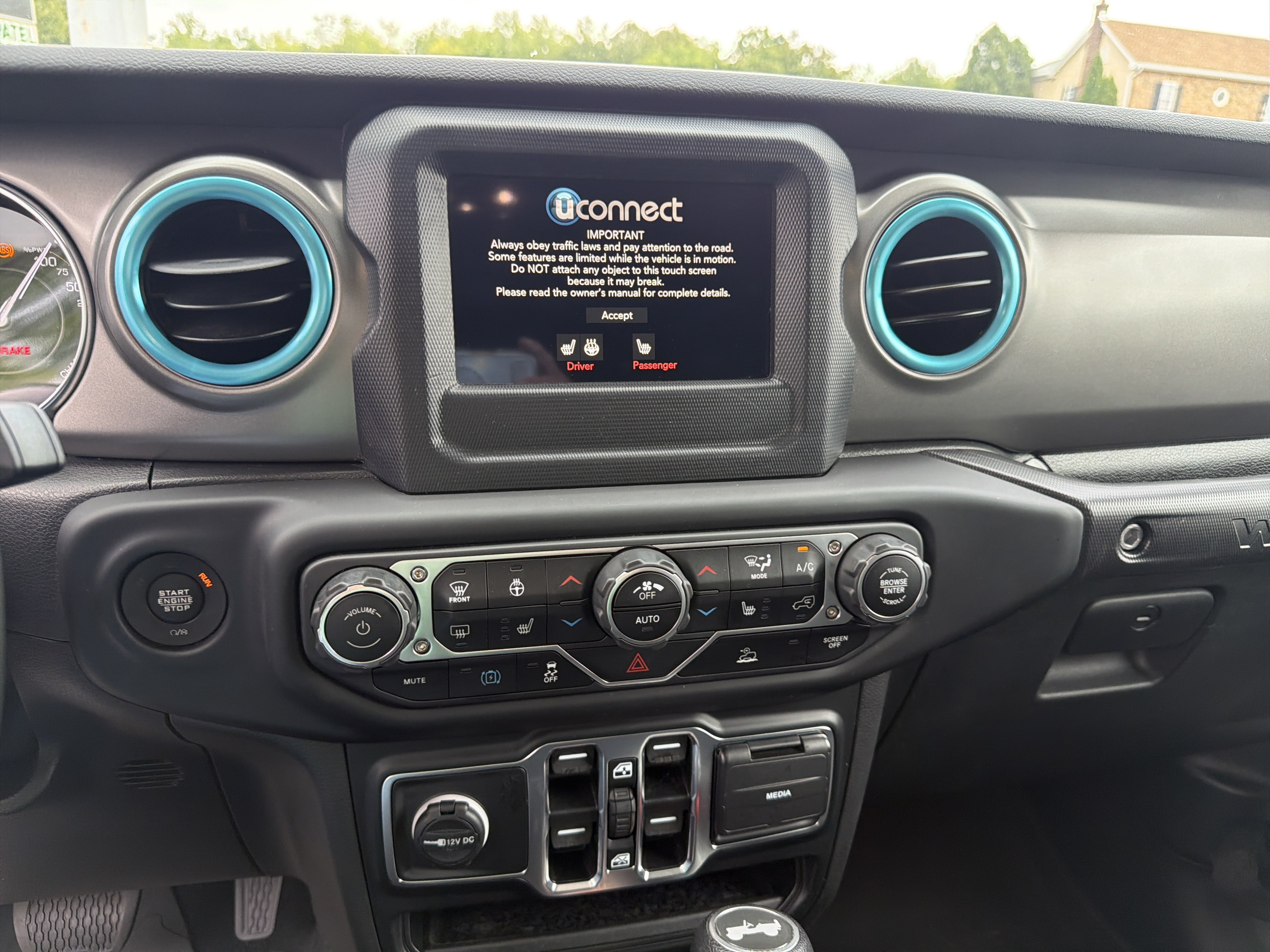 Used 2023 Jeep Wrangler Unlimited w/ Cold Weather Group AWD/4WD image 17