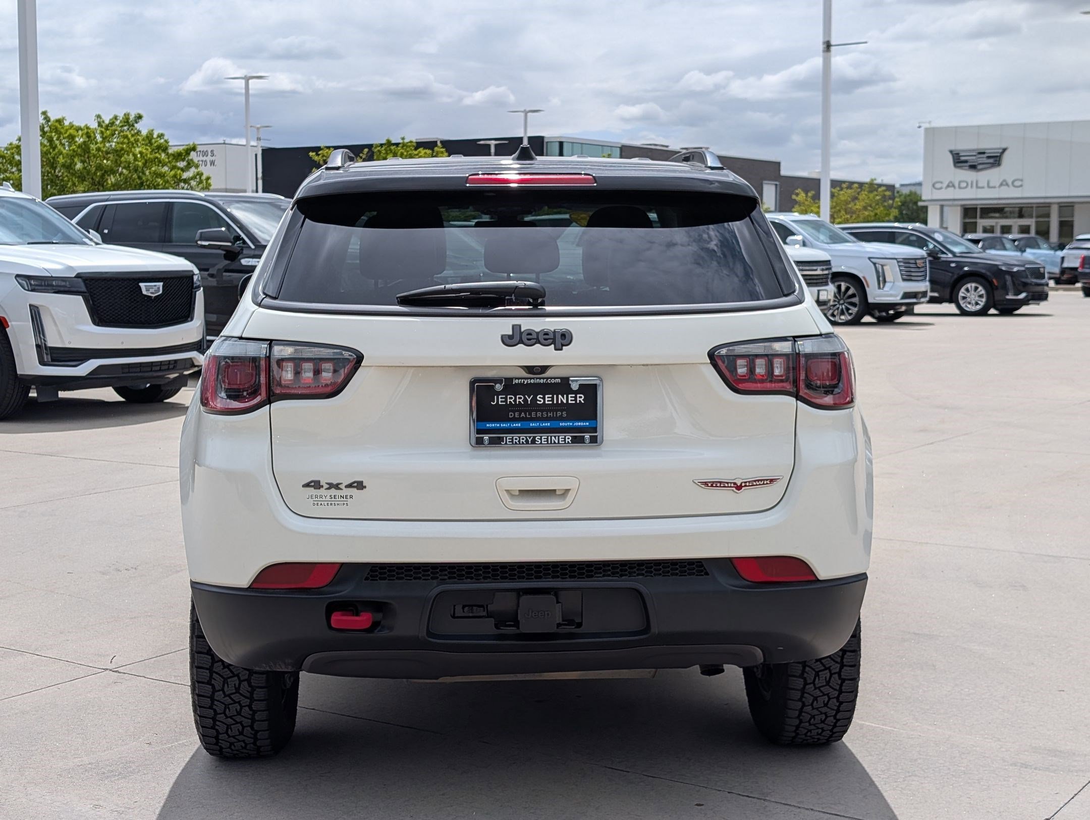 Used 2017 Jeep Compass Trailhawk w/ Cold Weather Group AWD/4WD image 4