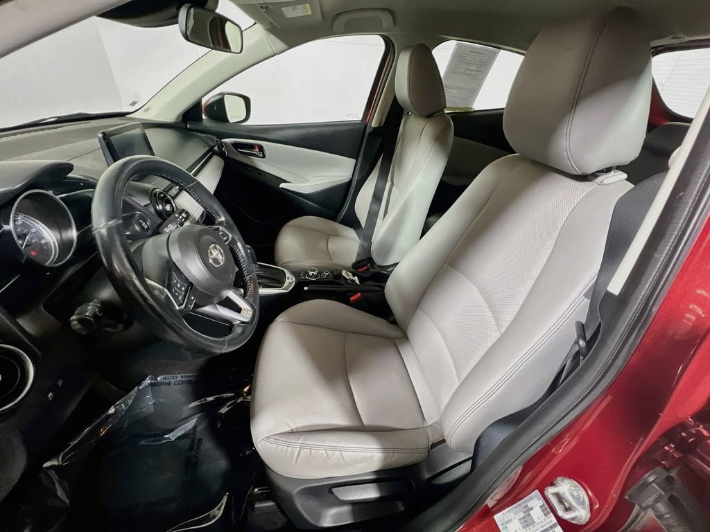 Certified 2020 Toyota Yaris XLE FWD image 17