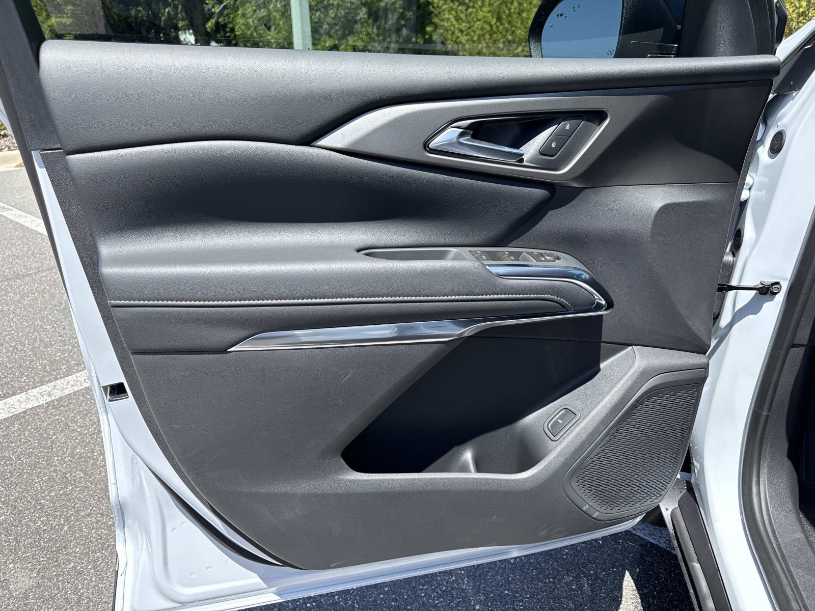 New 2026 Chevrolet Traverse LT w/ Midnight/Sport Edition FWD image 18
