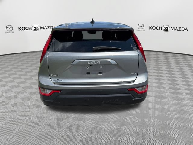 Used 2023 Kia Niro LX FWD image 9