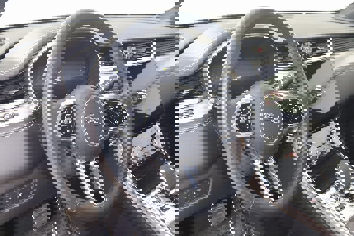 Used 2024 Jaguar XF R-Dynamic SE image 6