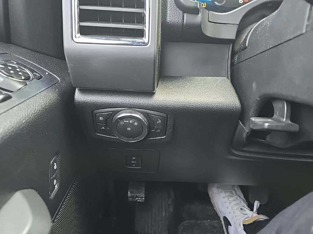 Used 2015 Ford F150 XLT w/ Equipment Group 301A Mid image 9