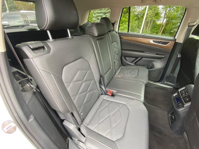 Used 2025 Volkswagen Atlas SE AWD/4WD image 25