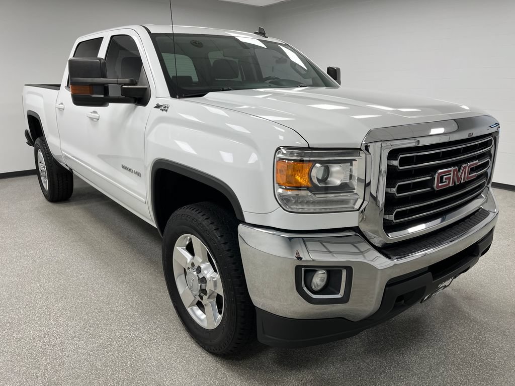 Used 2017 GMC Sierra 2500 SLE w/ HD SLE Preferred Plus Package AWD/4WD image 2