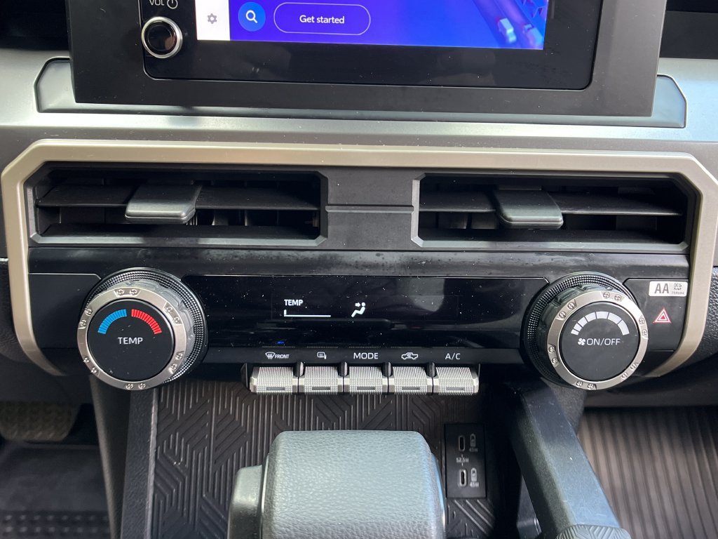 Certified 2024 Toyota Tacoma SR5 AWD/4WD image 17