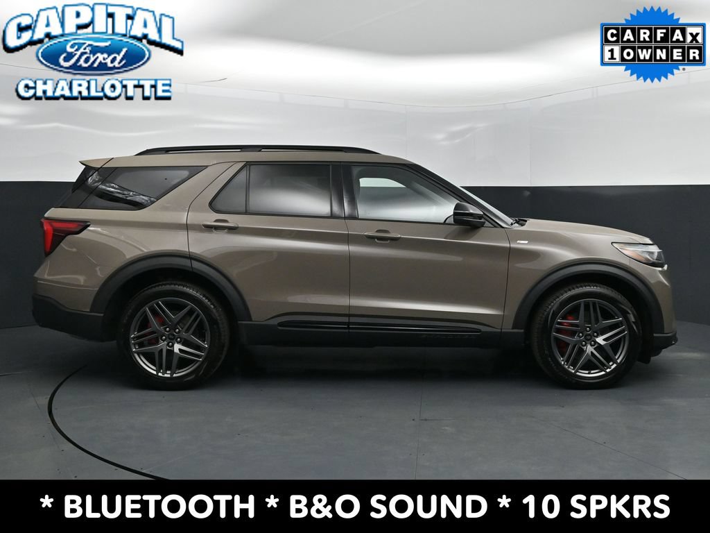 Used 2026 Ford Explorer ST-Line w/ ST-Line Street Pack AWD/4WD image 9