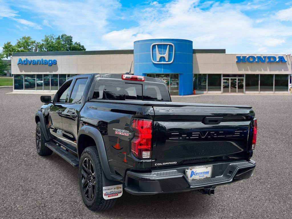 Used 2023 Chevrolet Colorado Trail Boss w/ LPO, Dark Essentials Package AWD/4WD image 4