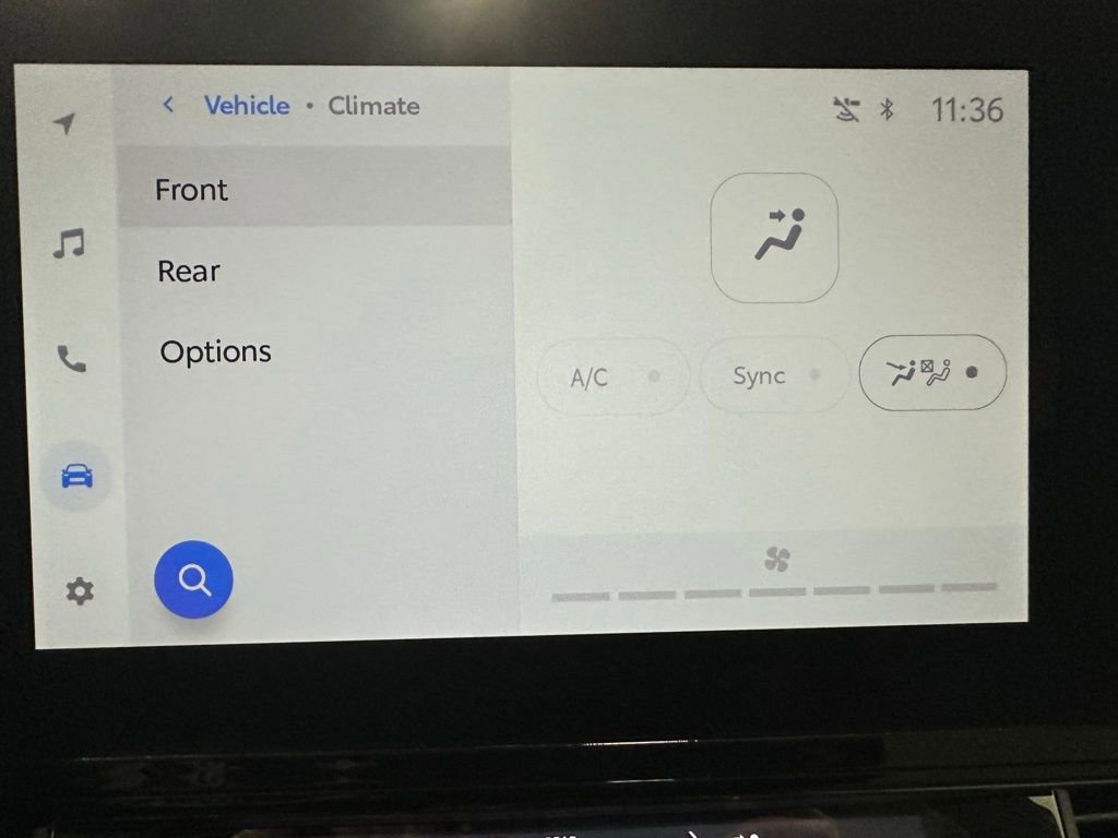 Used 2025 Toyota Sienna LE image 31