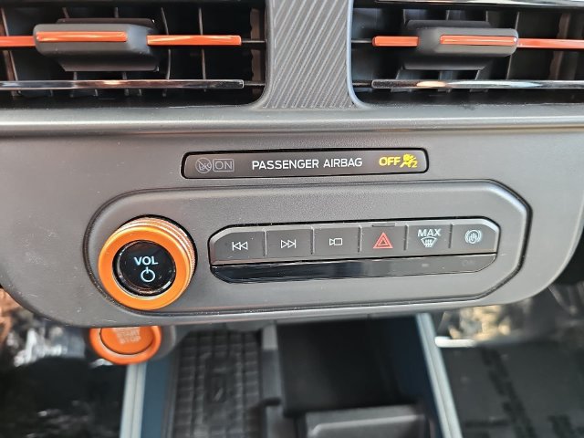 Used 2025 Ford Maverick Lariat AWD/4WD image 26