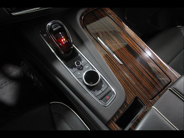 Certified 2022 Cadillac Escalade Premium Luxury AWD/4WD image 16