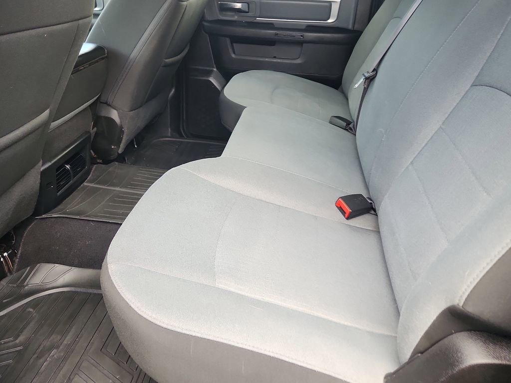 Used 2021 RAM 1500 Classic SLT image 9