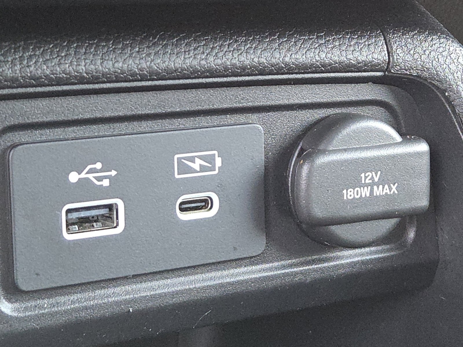 Used 2025 Honda Pilot Black Edition image 33