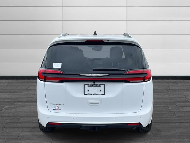 New 2026 Chrysler Pacifica Pinnacle w/ Trailer Tow Group FWD image 4