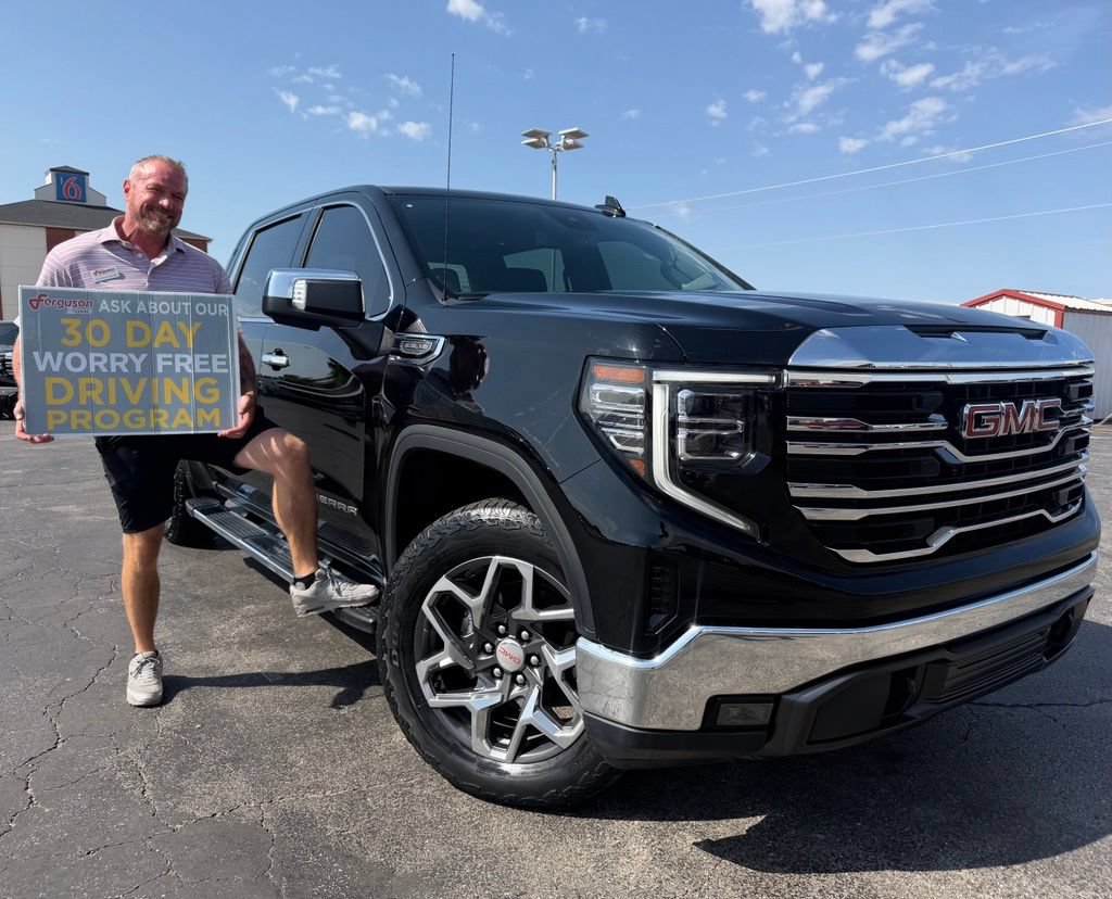 Used 2023 GMC Sierra 1500 SLT w/ SLT Premium Package AWD/4WD image 1