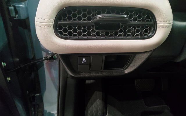 Used 2025 Honda HR-V LX image 23