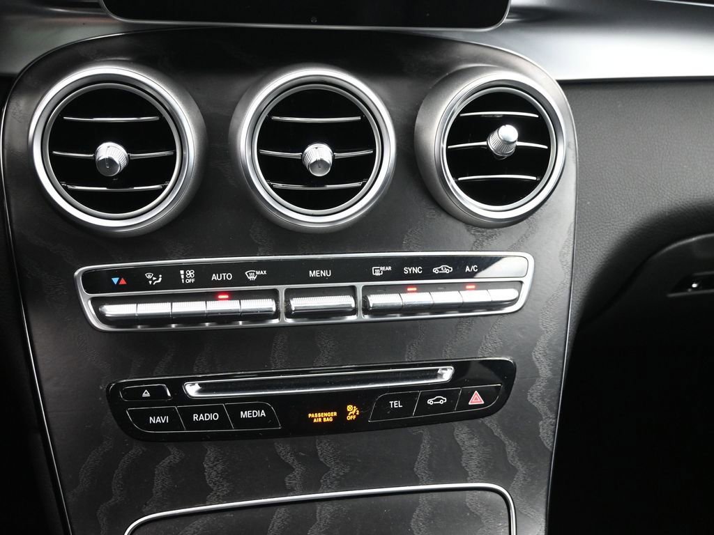Used 2017 Mercedes-Benz GLC 300 4MATIC image 19