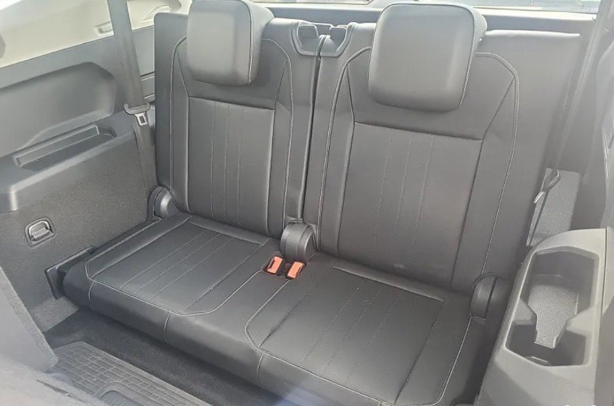 Used 2024 Volkswagen Tiguan SE image 5