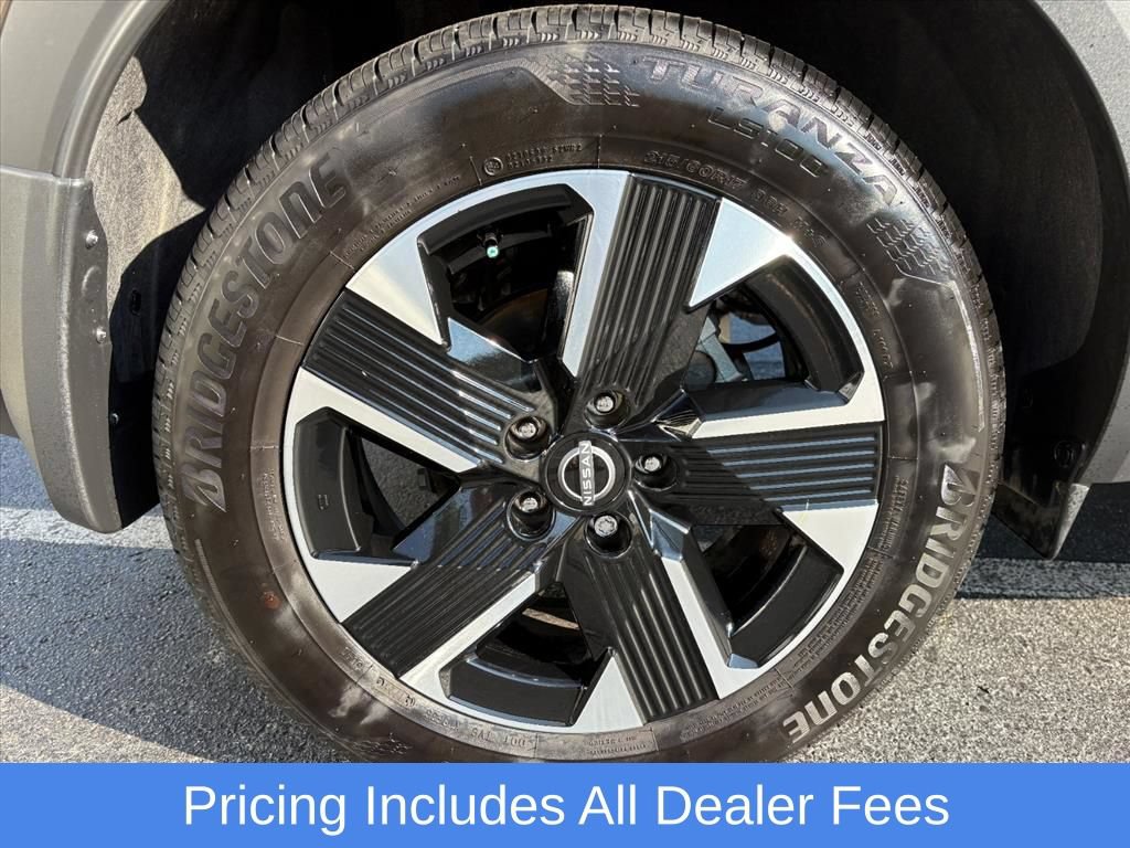 Certified 2025 Nissan Kicks SV AWD/4WD image 27