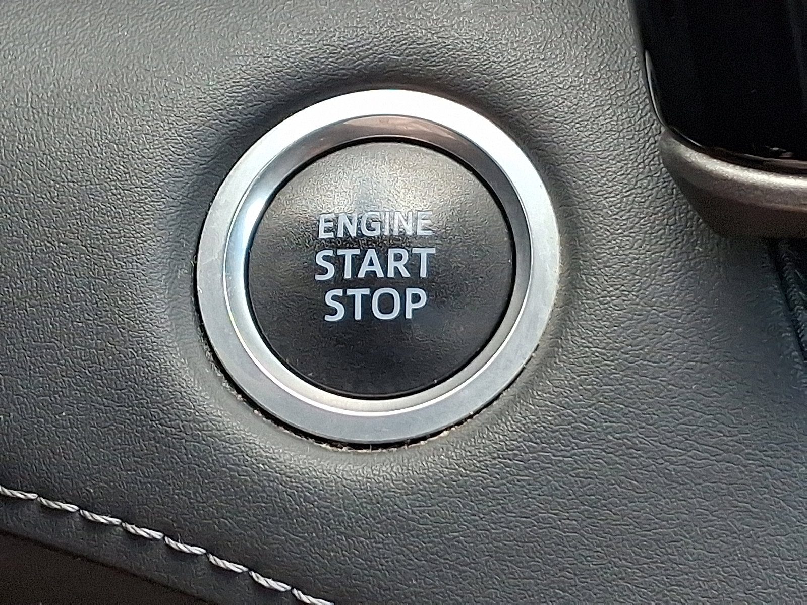 Used 2020 Toyota Highlander XLE image 26