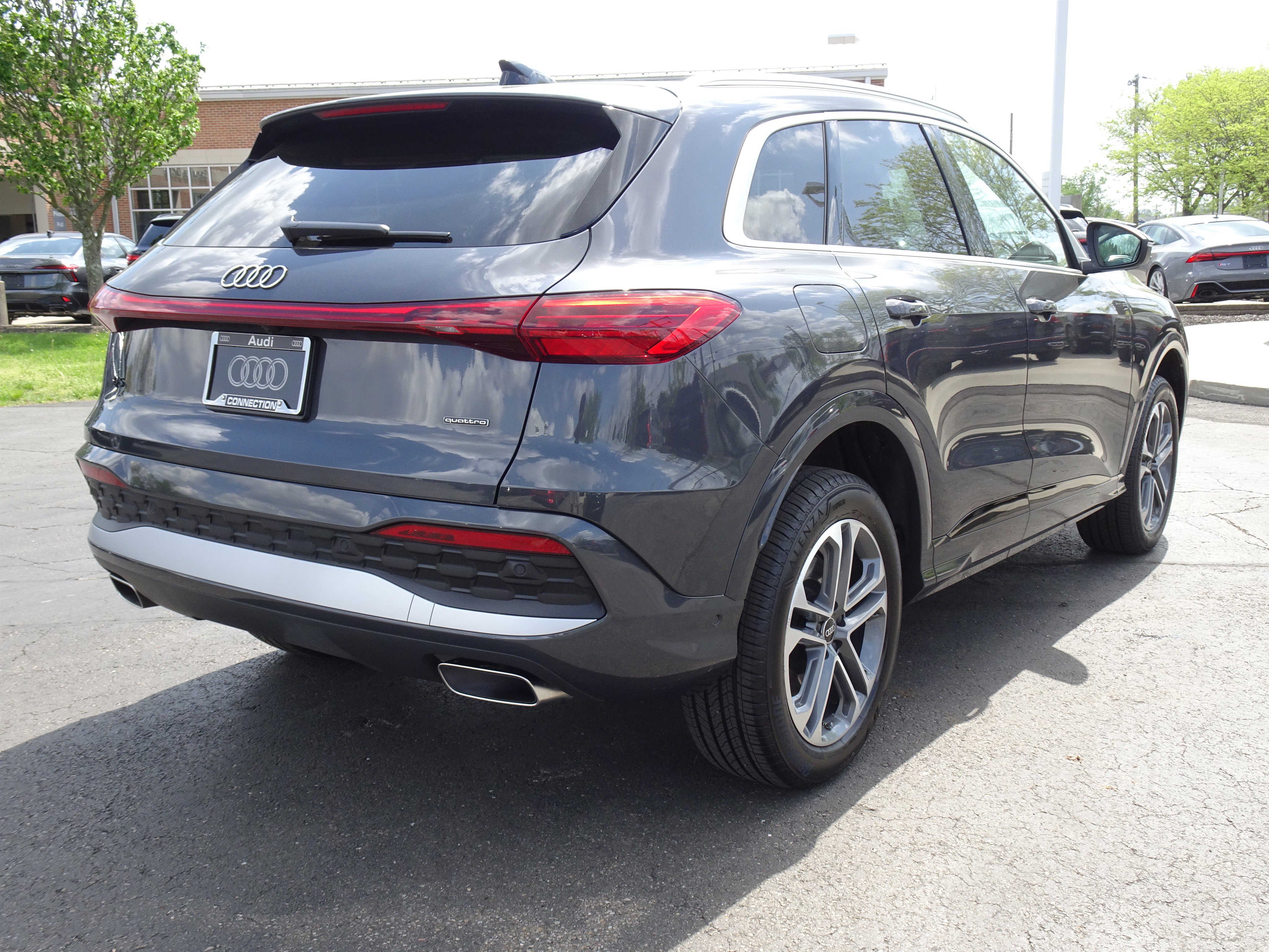 Certified 2025 Audi Q5 Premium w/ Convenience Package image 5
