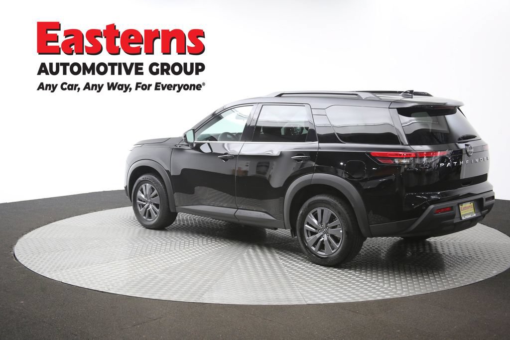 Used 2025 Nissan Pathfinder SV FWD image 65