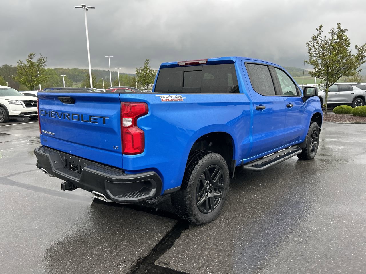 Used 2025 Chevrolet Silverado 1500 LT Trail Boss w/ Convenience Package II AWD/4WD image 7