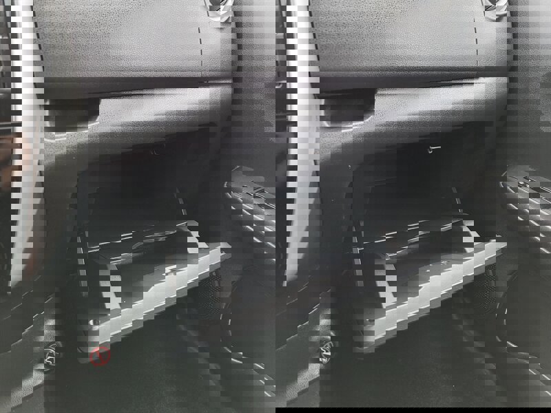 Used 2017 Nissan Versa Note SR image 23