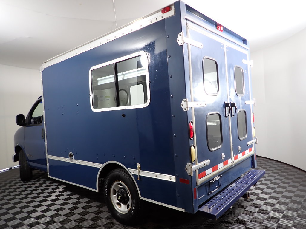 Used 1999 Chevrolet Express 3500 RWD image 11
