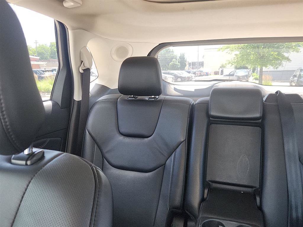 Used 2019 Ford Edge Titanium w/ Equipment Group 301A AWD/4WD image 20