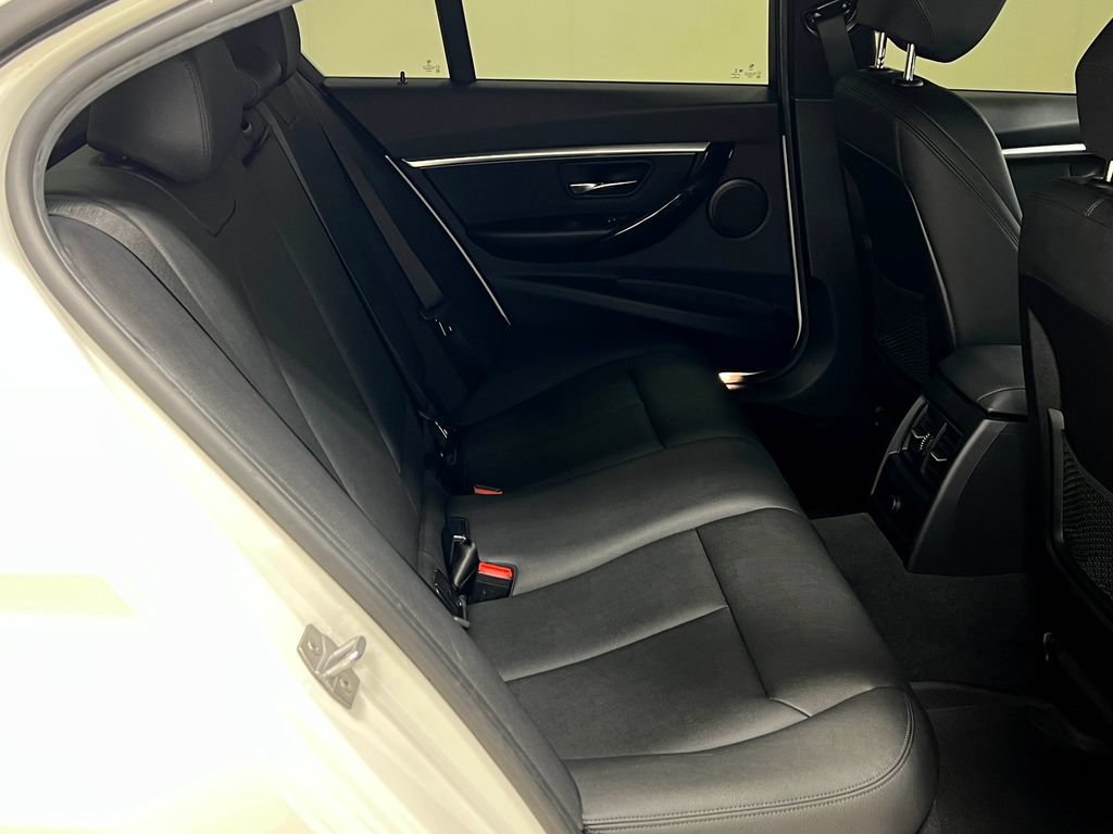 Used 2018 BMW 330e RWD image 31