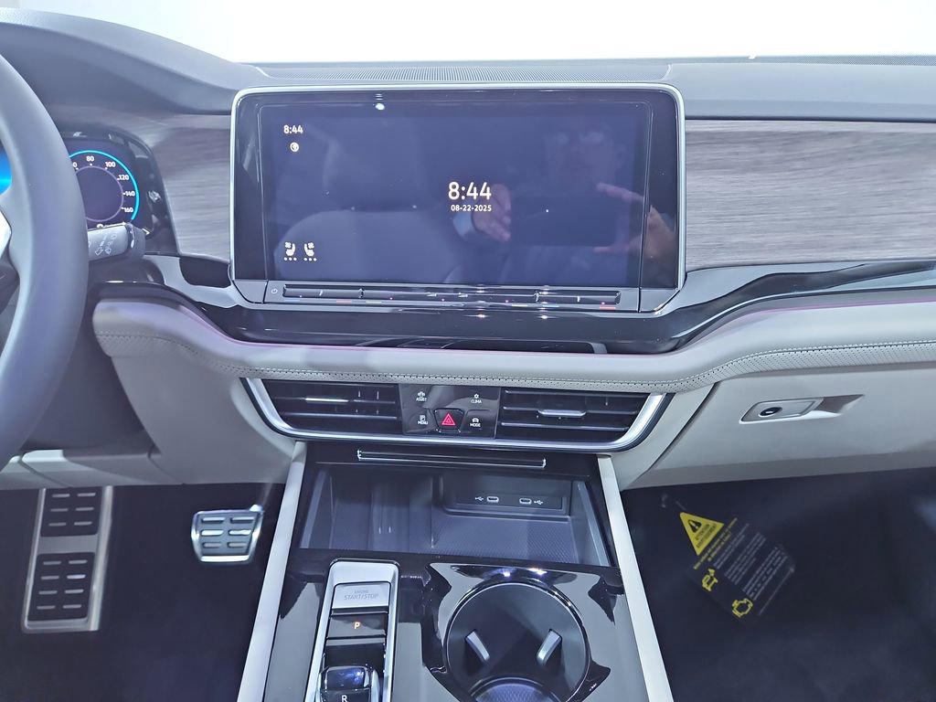 New 2026 Volkswagen Atlas SEL Premium R-Line image 18