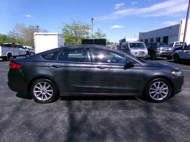 Used 2017 Ford Fusion SE FWD image 10